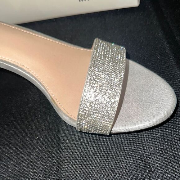 NIB Maripe Crystal Silver Heels with Ankle Strap and Block Heel Size 9 - Picture 2 of 14